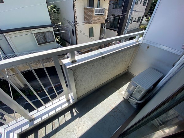 来原ビル ベランダ