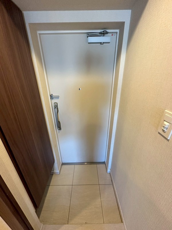 ラグゼナ北千住  玄関