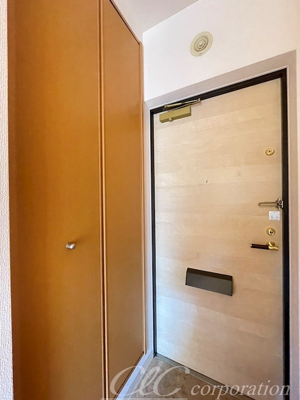 Primavera uno 玄関