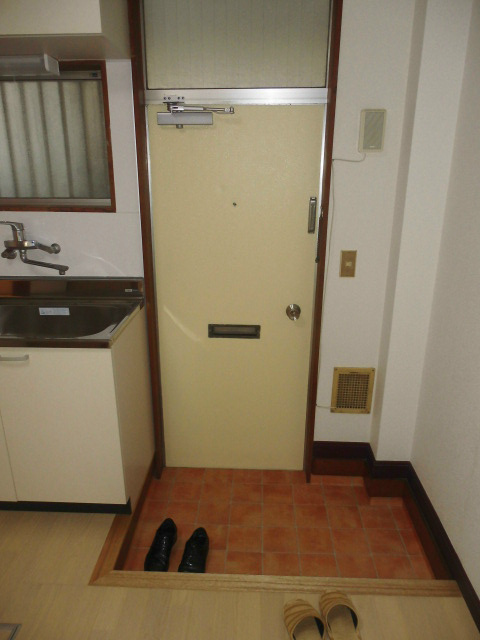 コーポスズキ  玄関