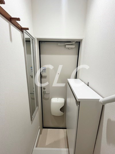 マーレ十条 玄関