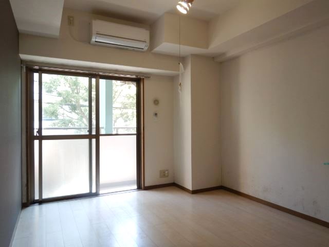 ロジェ  ベッドルーム