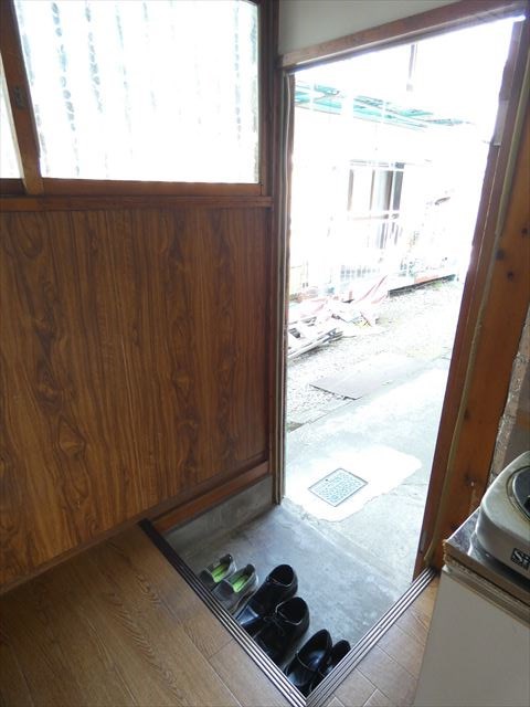 第3西亀荘  玄関