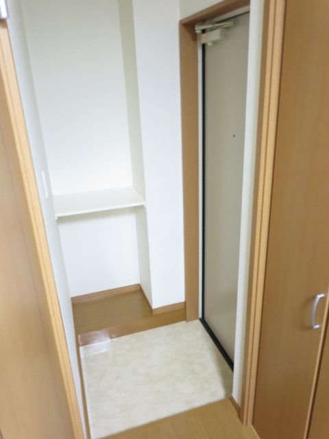 エムハイツ 玄関