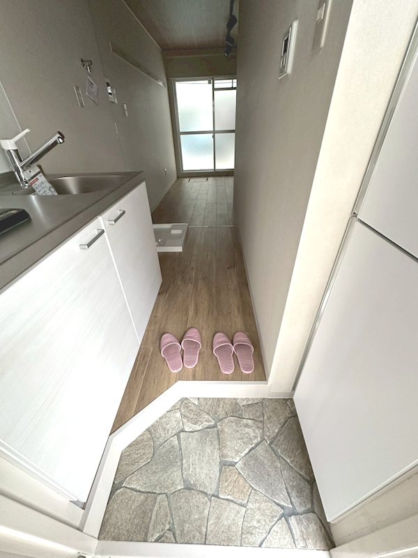 フローラ８ 玄関