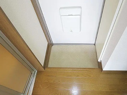 リバーサイド東海 玄関