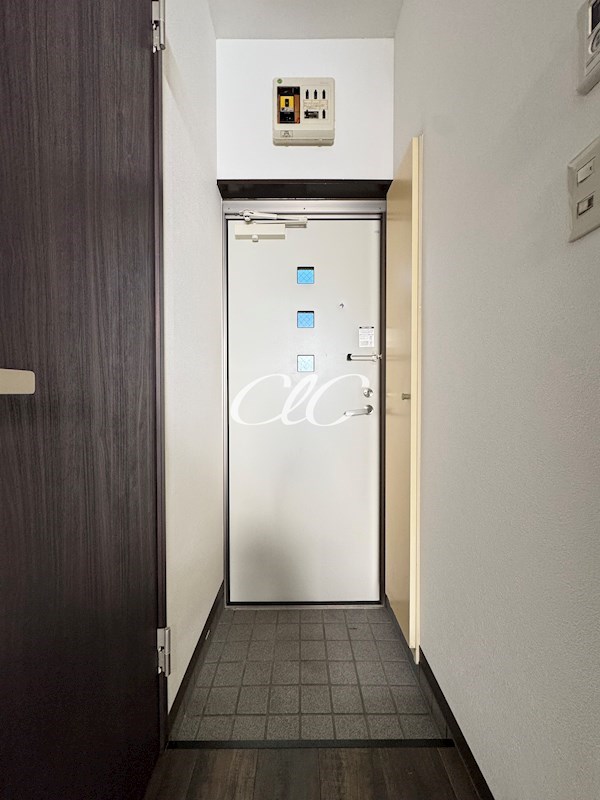 プリムローズG 玄関