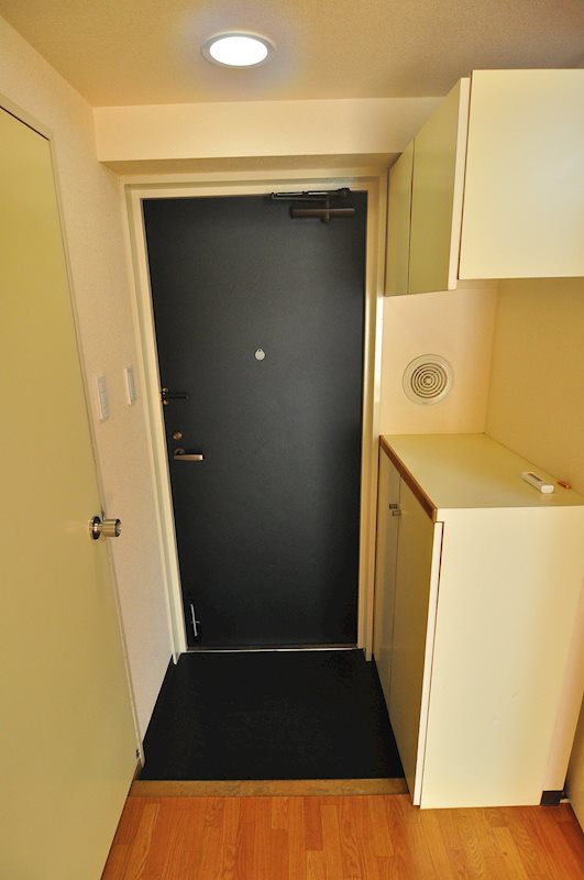 パークサイド関 玄関