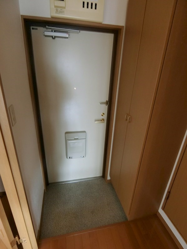 サンモールウエクサA 玄関