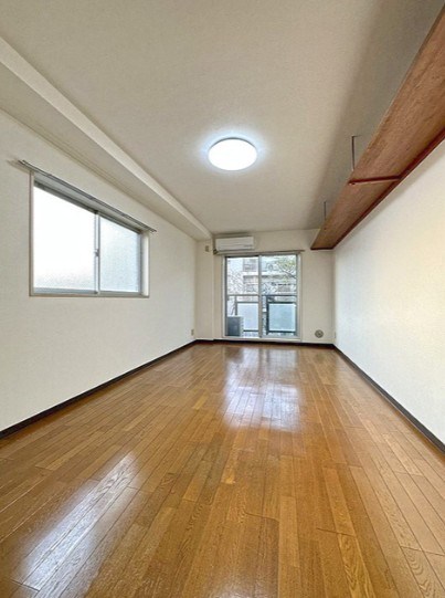 アルファ王子本町ＷＥＳT    リビング