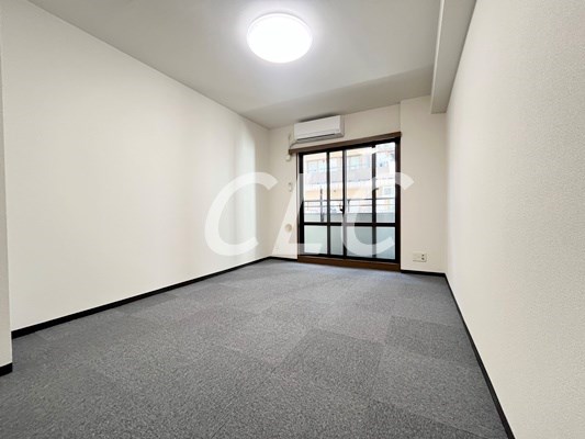 YKビル ベッドルーム