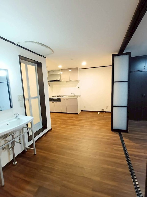 秋山ビル リビング