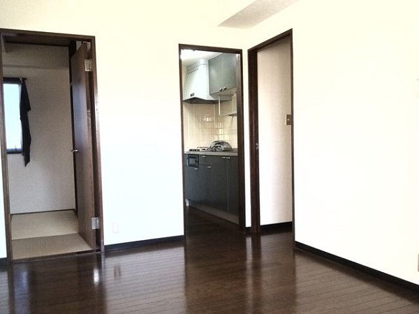 江上ビル リビング