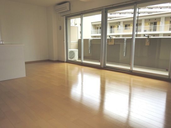 ロイヤルパークスリバーサイド リビング