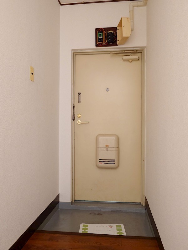 コーポウエダ 玄関