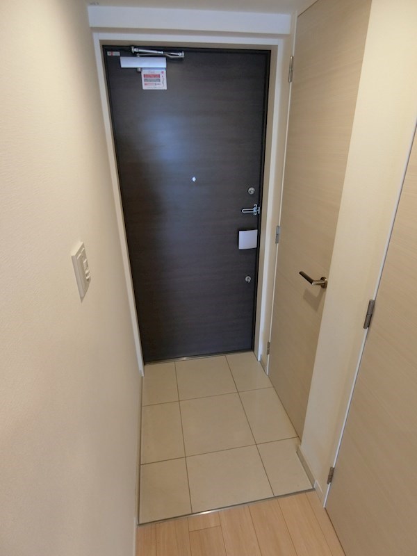 フェールメゾン西大島 玄関