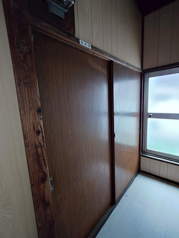 沢井アパート 玄関