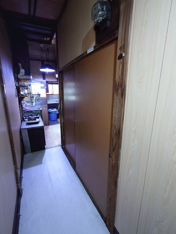 沢井アパート 玄関