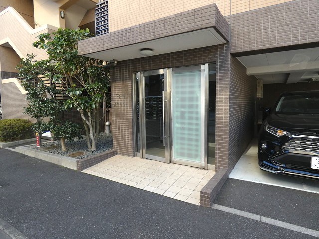 Park AYASE 玄関