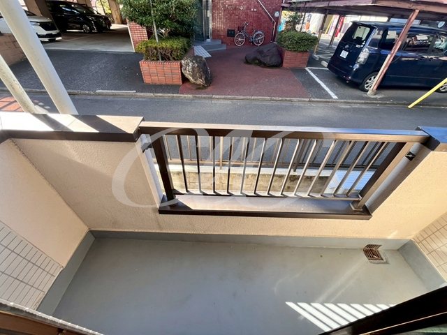 東京アパートメント ベランダ