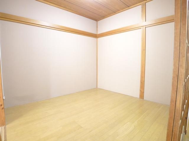 信ビル ベッドルーム