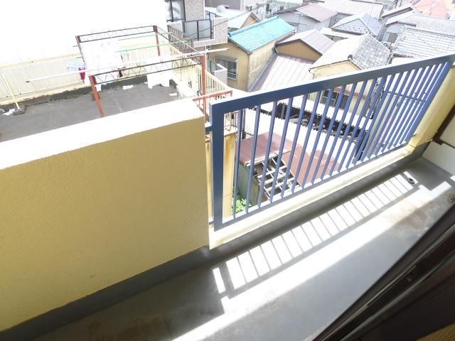 信ビル ベランダ