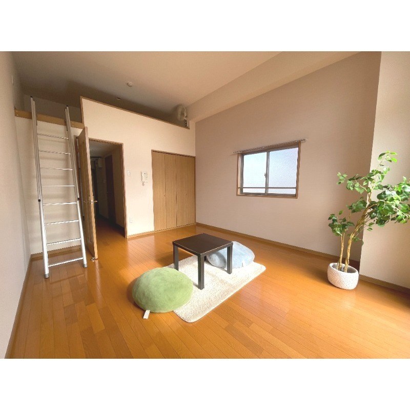 エピナール  リビング