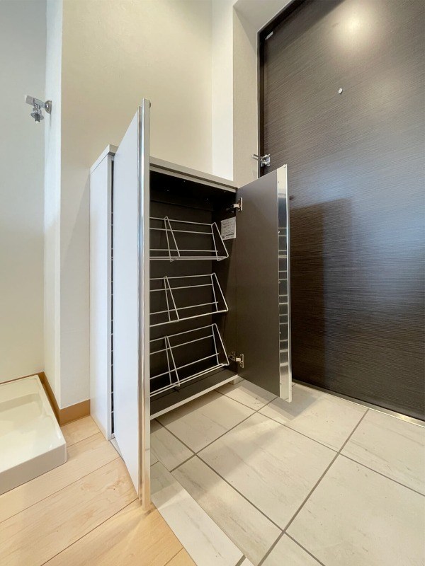 モアナコート北綾瀬 玄関