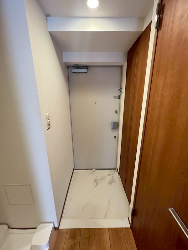 グランカーサ尾久 玄関