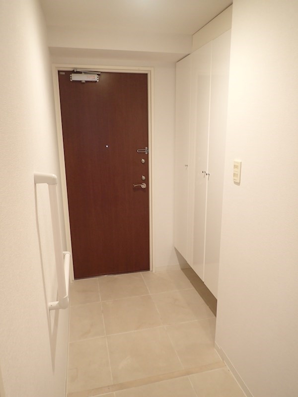 ラナイタウンルネッサンスプラザハウス 玄関