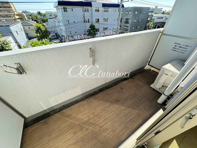 ホワイトマーベル ベランダ