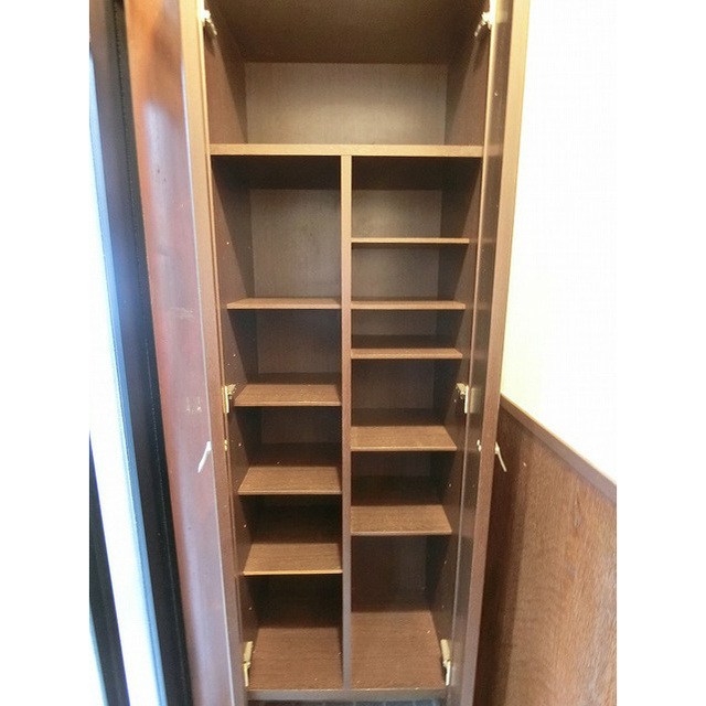 荒川5丁目貸戸建 玄関