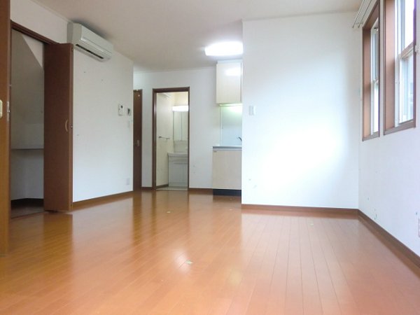 ソレアード松江A リビング