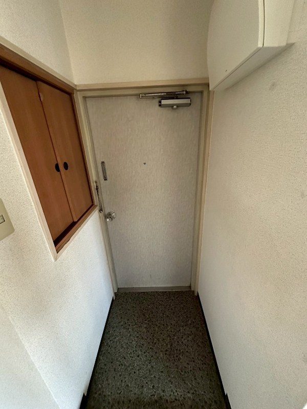 ファーストビル飯島 玄関