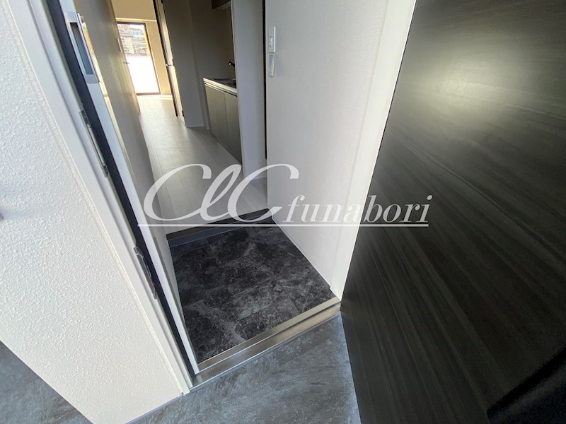 ガーネットロワ 玄関