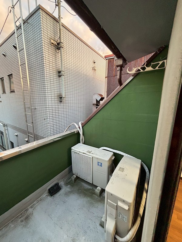 荒川5丁目貸戸建 ベランダ