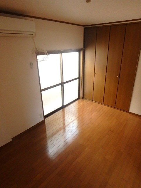 尾山ビル ベッドルーム