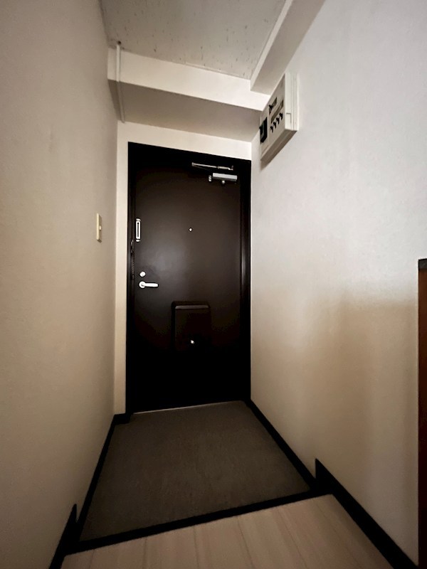 白子ビル 玄関