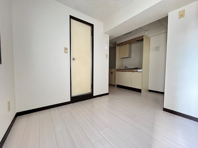 白子ビル ベッドルーム