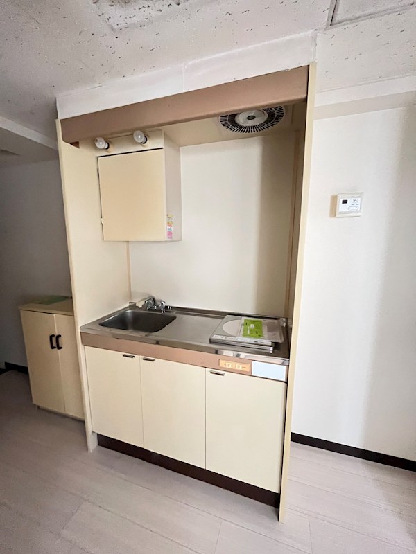 白子ビル キッチン