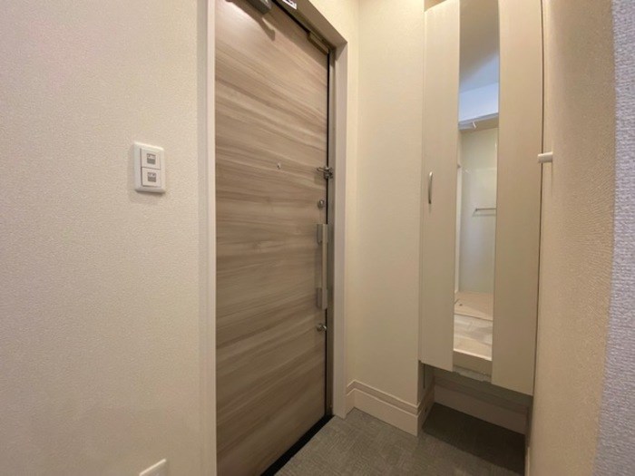 シティハイムE 玄関