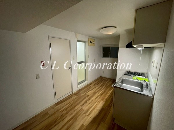 田辺コーポ リビング