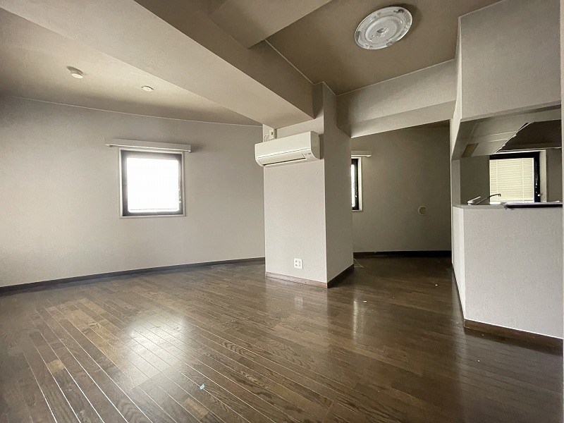 クリスタルタワー リビング