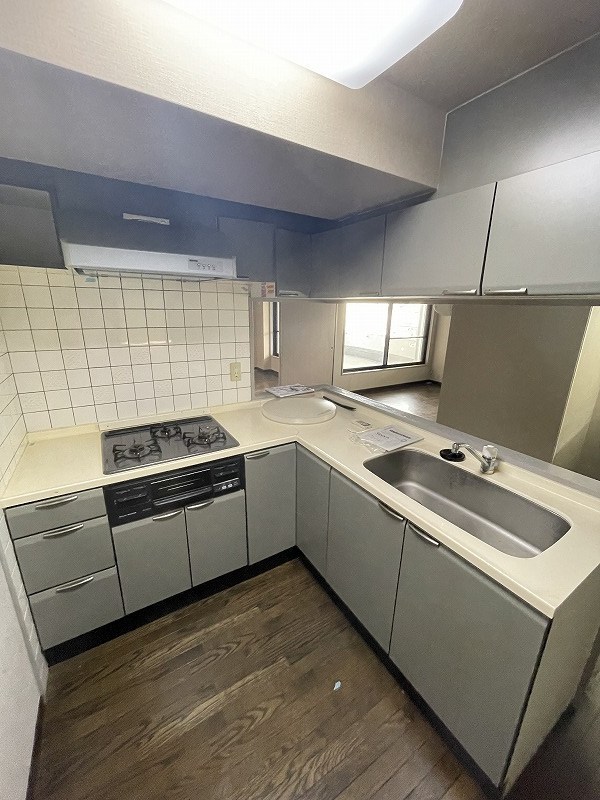 クリスタルタワー キッチン