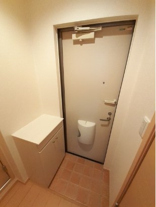 リバーパークK 玄関