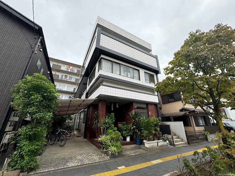 プラトゥハウス 外観