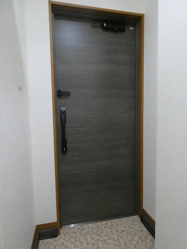 第3TKビル六町     玄関