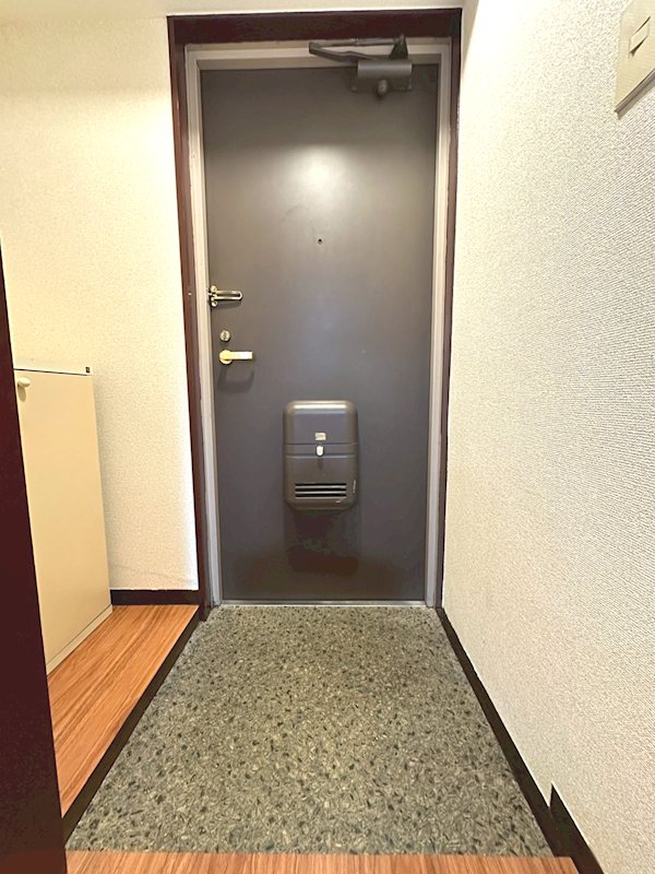 メゾンドール旭 玄関