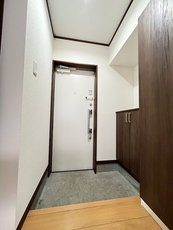 ロシェ　ルミエール　パレ 玄関