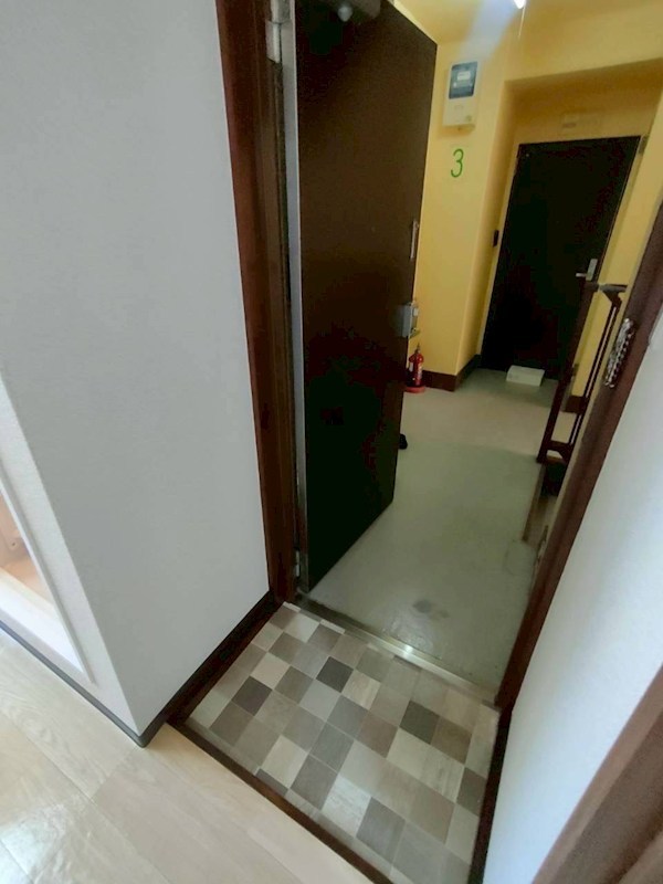 第一石山ビル 玄関